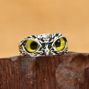 *Adjustable* yellow eyes eagle ring!